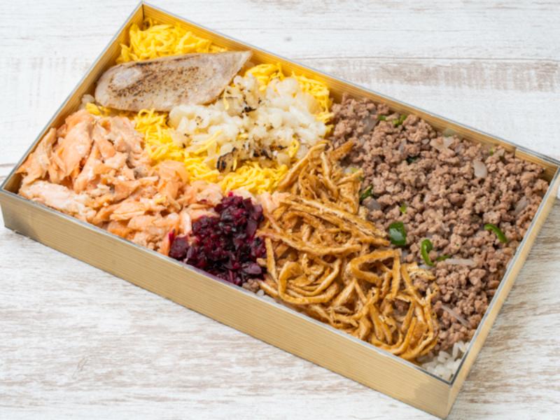 炙り魚と肉炒め弁当