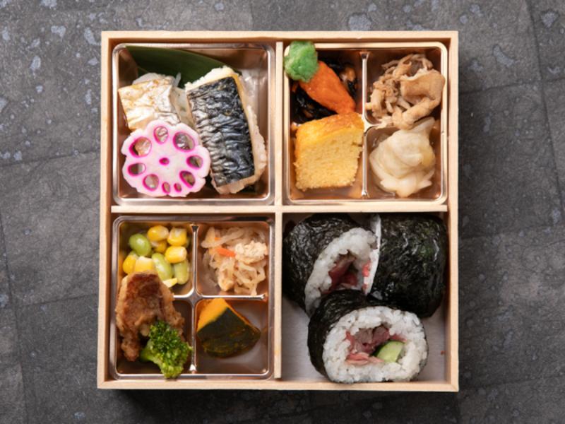 霞草（かすみそう）〜牛ステーキ巻きと鯖棒寿し〜