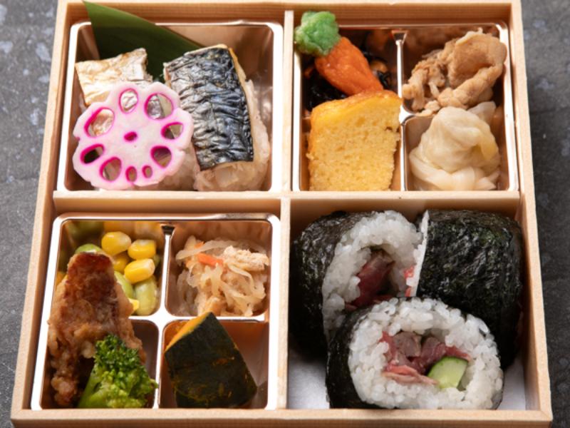 霞草（かすみそう）〜牛ステーキ巻きと鯖棒寿し〜