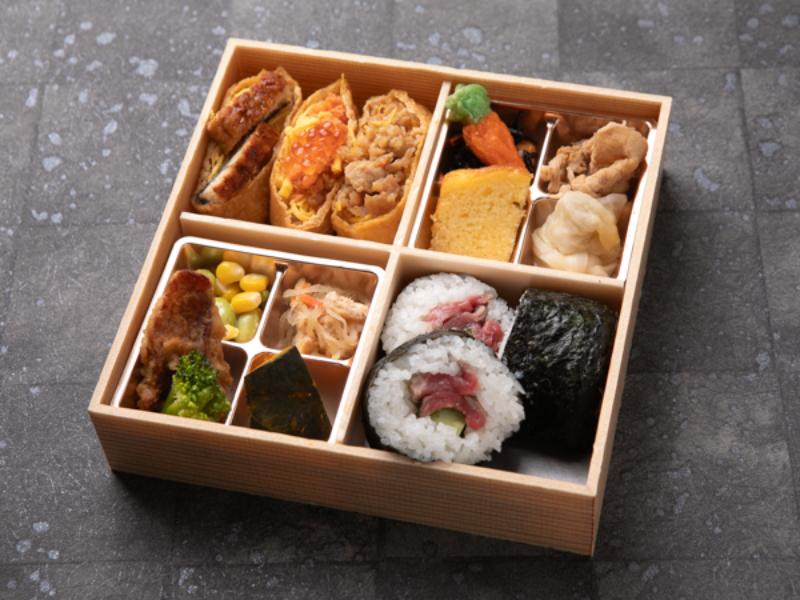 鈴蘭（すずらん）〜牛ステーキ巻きと彩り稲荷(ひつまぶし・いくら・牛そぼろ)〜