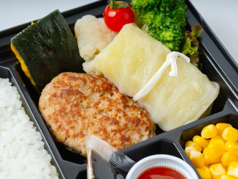 和風ソースのハンバーグとロールキャベツ弁当