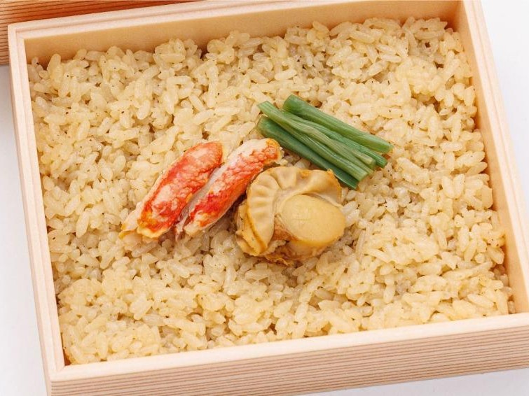 【冬限定】ずわい蟹と帆立のせごはん折詰