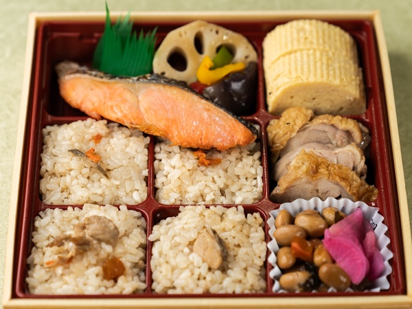 小江戸幕の内弁当(焼き鮭・鶏の炊き込み御飯)
