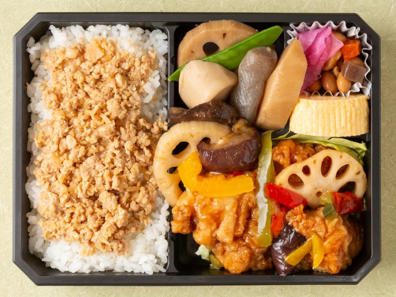 COEDO蔵の街 鶏そぼろ御膳【黒酢唐揚げ】
