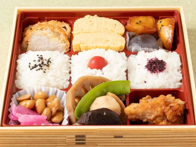 幕の内弁当（肉づくし・白飯）