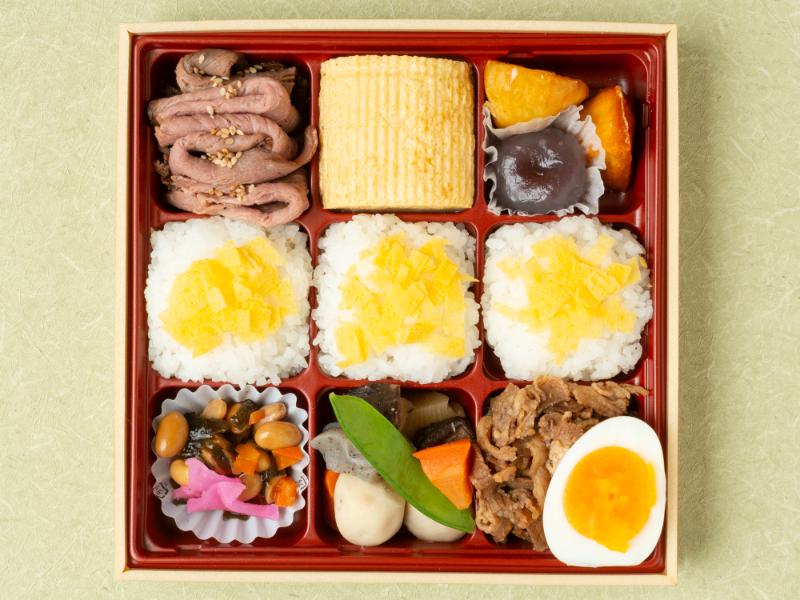 小江戸九彩幕の内（ローストビーフ・牛すき焼き）