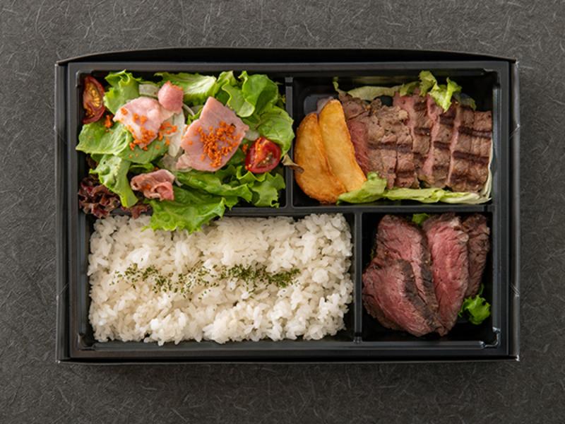 熟成サーロインステーキと肉肉しいサガリのお弁当
