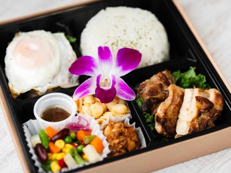 本郷OGO 自家製ジューシーハンバーグとBBQチキンソテー弁当