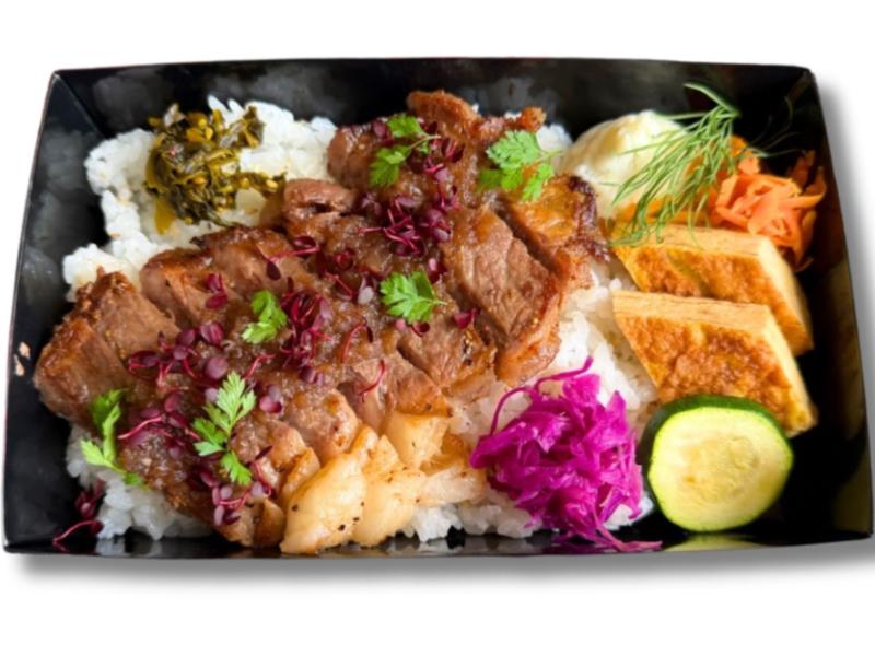 赤城山麓牛のステーキ弁当