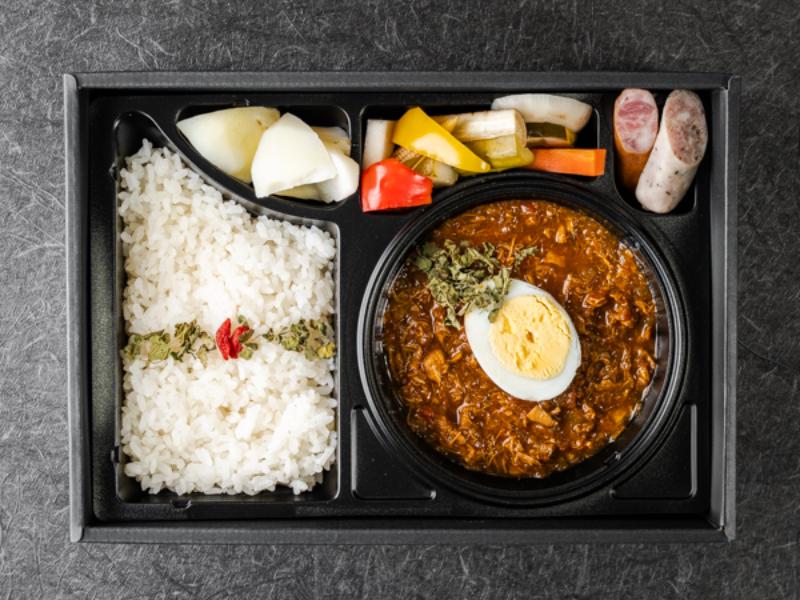 【2日前15時注文期限】鶏と生姜の煮込み薬膳カレー［加熱容器］