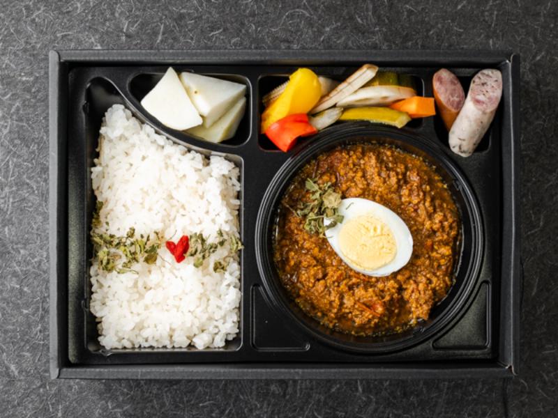 【2日前15時注文期限】豚挽肉と唐辛子の薬膳カレー［加熱容器］