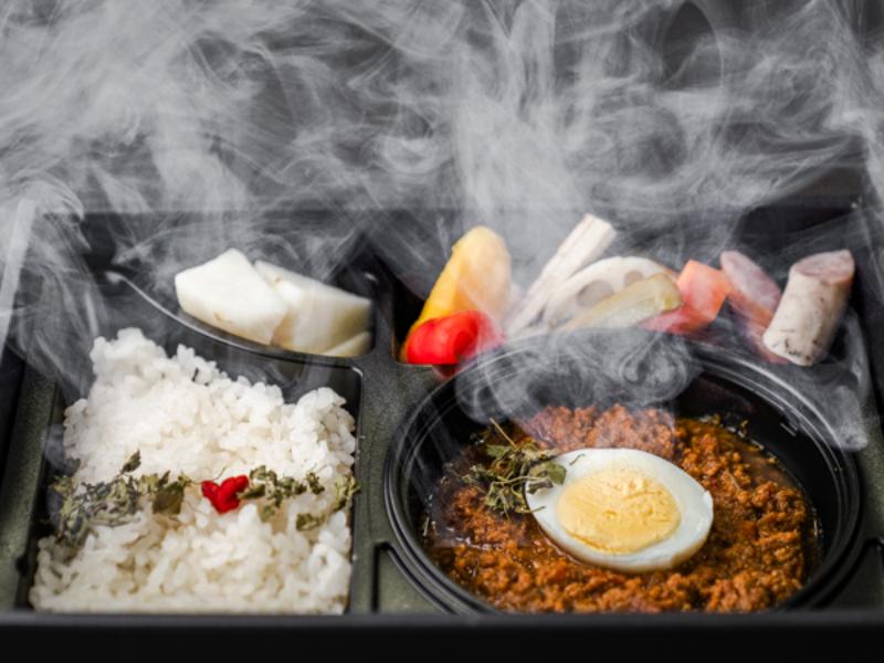 【2日前15時注文期限】豚挽肉と唐辛子の薬膳カレー［加熱容器］