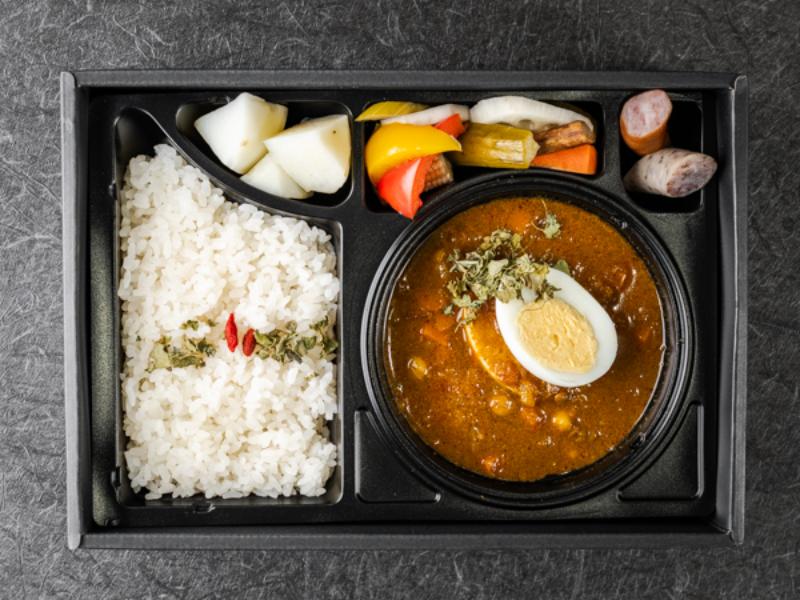【2日前15時注文期限】2種のお豆とたっぷり野菜の薬膳カレー［加熱容器］