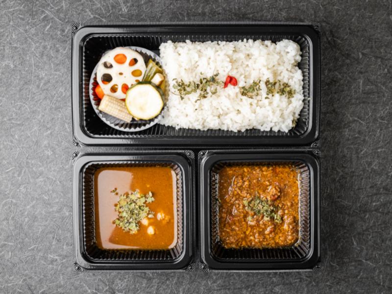 薬膳スープで作ったチキンカレー&豚挽肉と唐辛子の薬膳カレー