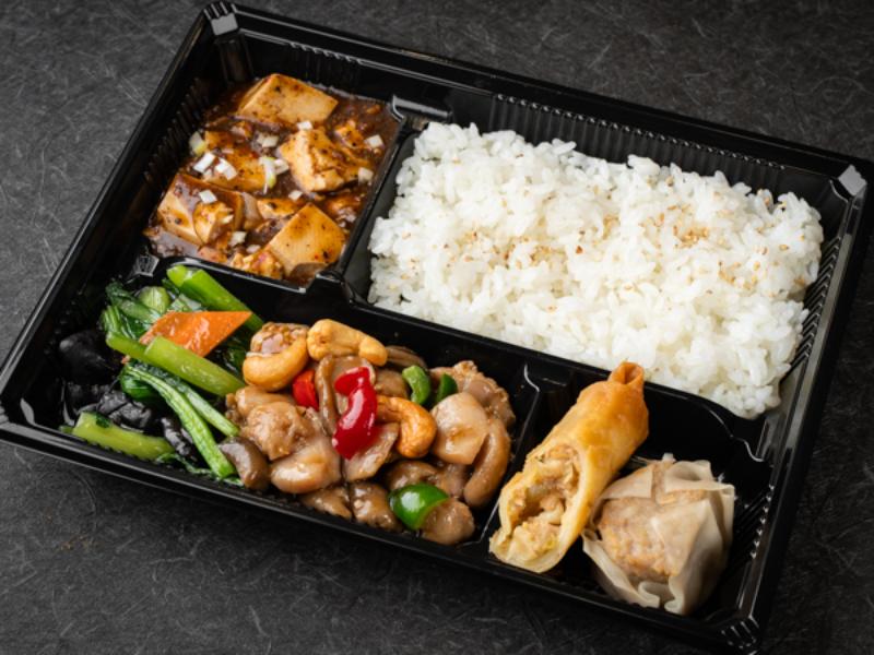 【王さんの得々中華弁当】鶏のカシューナッツ炒めと麻婆豆腐
