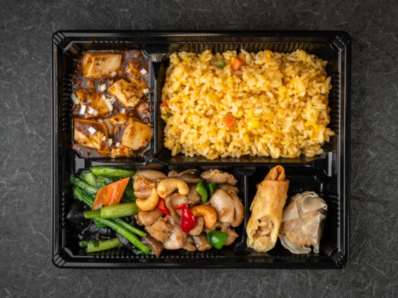 【王さんの得々中華弁当】鶏のカシューナッツ炒めと麻婆豆腐