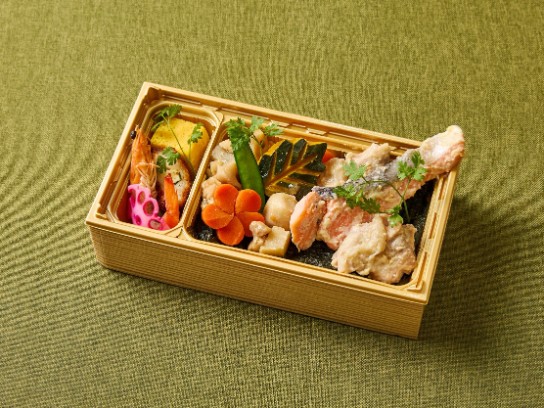 【280mlペット茶付き】亮之介白麹味噌使用「しゃけの西京焼き」と「若鶏の京風仕立て」の海苔弁当