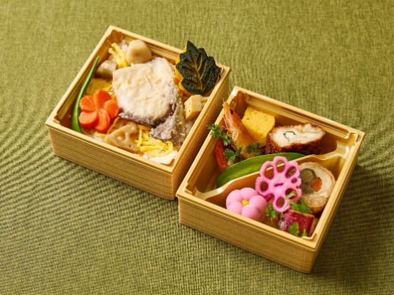 【280mlペット茶付き】亮之介白麹味噌使用〔若鶏〕と〔ぶり〕西京焼き８種の副菜二段重