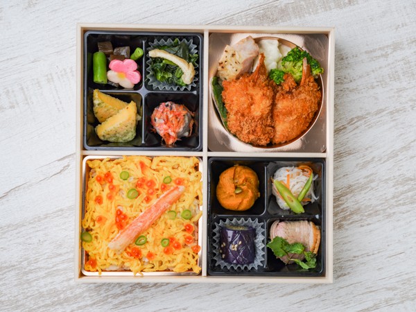カニクリームコロッケとカニごはん弁当