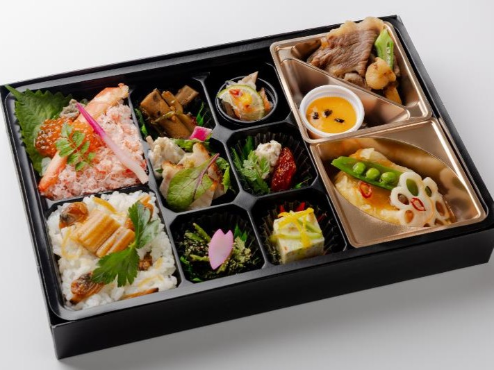 【2025年秋冬】厳選蟹めしと秋香る一口黒毛和牛すき焼き　卵黄トリュフソース【10月21日～】