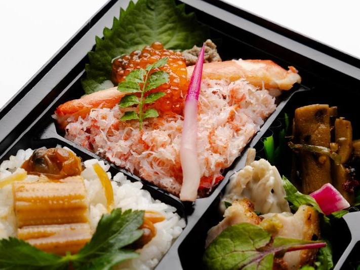 【2025年秋冬】厳選蟹めしと秋香る一口黒毛和牛すき焼き　卵黄トリュフソース【10月21日～】