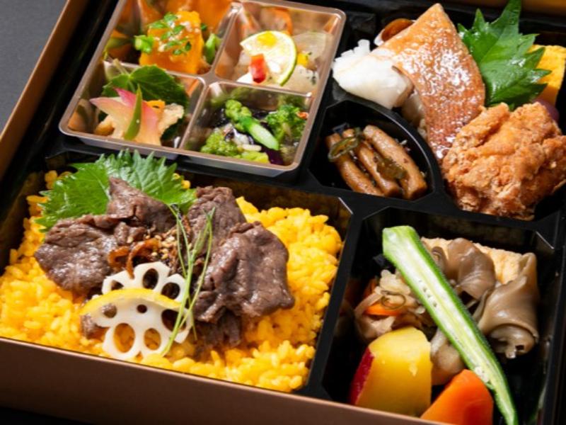 「恵」幕の内弁当 うにめし黒毛和牛すき焼き重