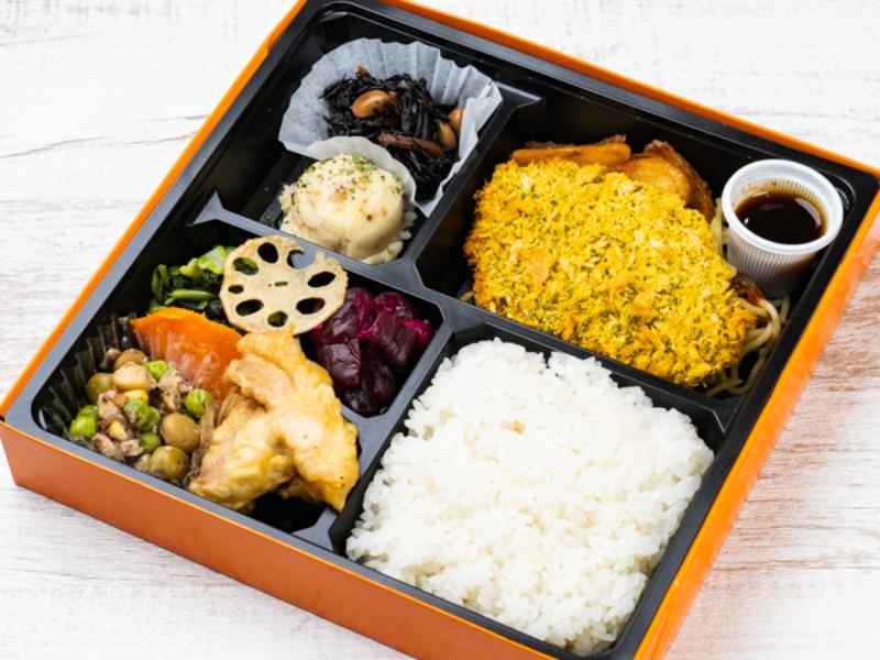 さばのスパイスパン粉焼き 豪華弁当
