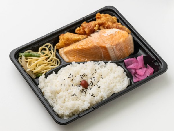ザンギ弁当の店 たまちゃん（北海道）の鮭ザンギ弁当 1,080円｜【お
