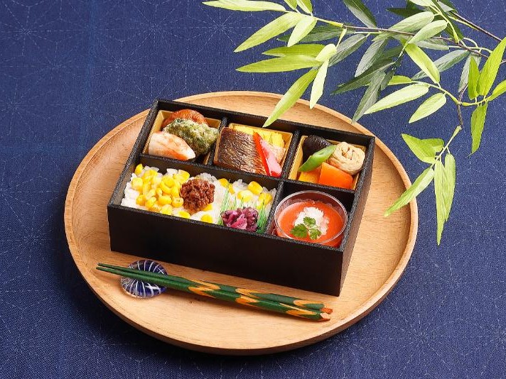 季節御膳「夏ごろも」（500mlペット緑茶付き）【7月20日～2026年8月31日】【8月2日お届け不可】