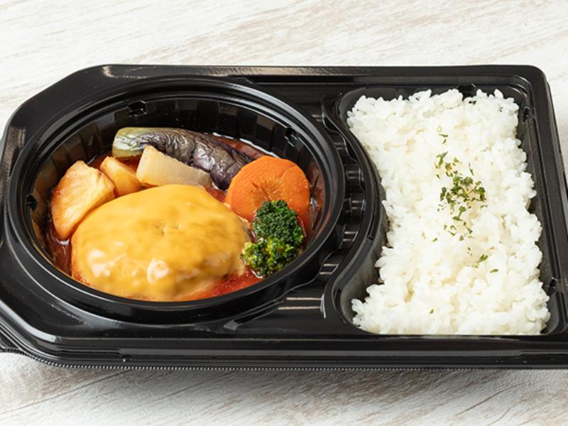 完熟トマトソースのチーズハンバーグ