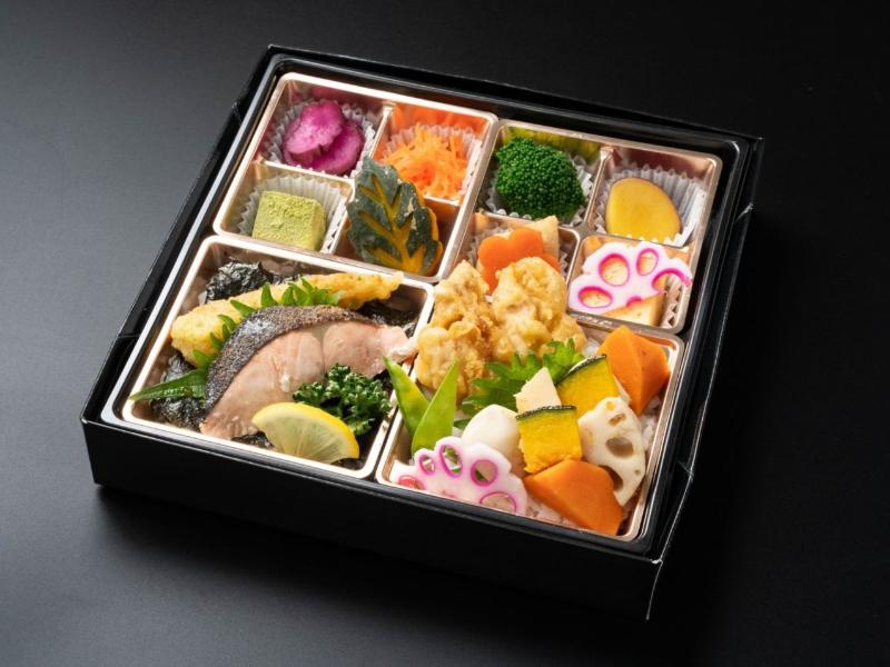 糀や海苔弁当（京風鶏天と鮭の塩こうじ）