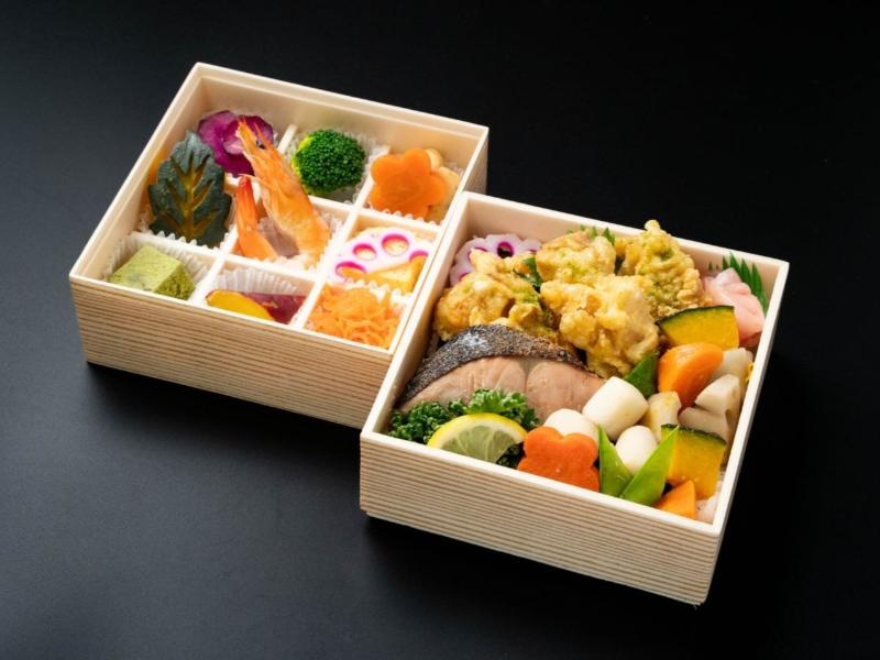 麹やおもてなし二段（京風鶏天と鮭の塩こうじ）