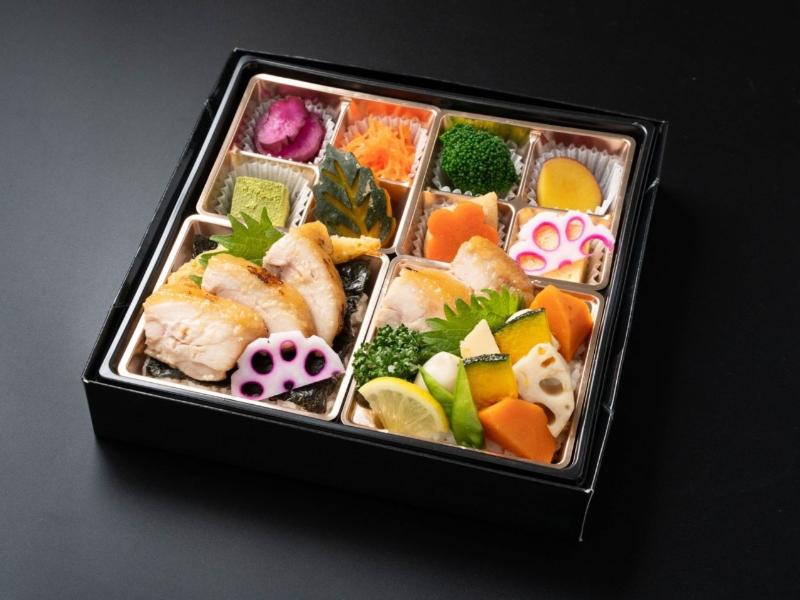 麹やおもてなし二段（若鶏西京焼）