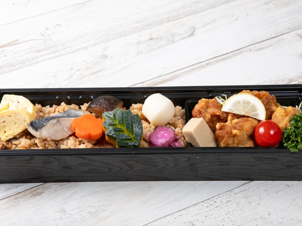 【炊き込みご飯と幽庵焼きの長折御膳】鶏の唐揚げ