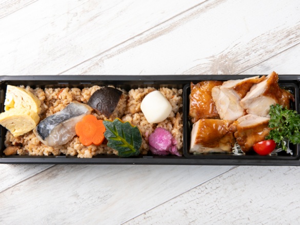 【炊き込みご飯と幽庵焼きの長折御膳】鶏の照り焼き