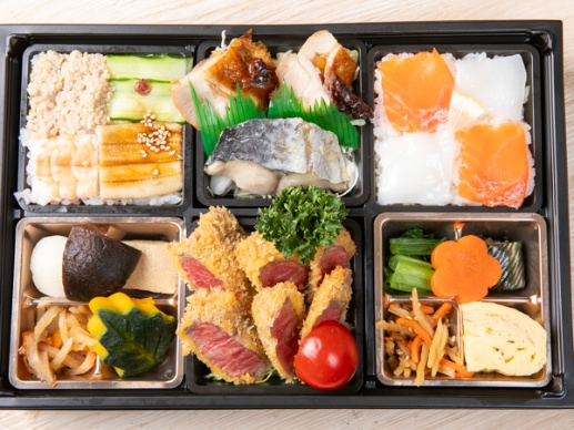 彩りモザイク寿司と牛カツのおもてなし弁当