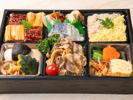 鰻と穴子の市松寿司と牛焼肉の贅沢弁当