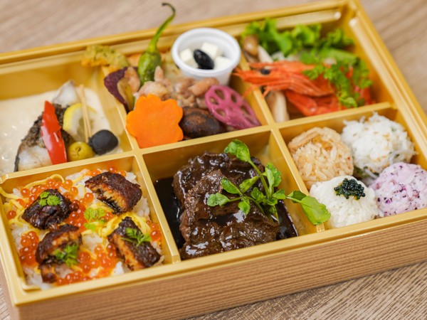 世田谷～グリルゆい花～の【お祝い用】松・和洋特別弁当 6,060円｜【お