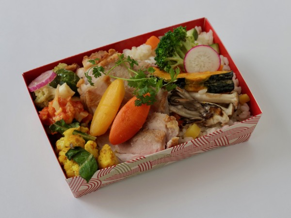 豚のステーキと季節のピラフ