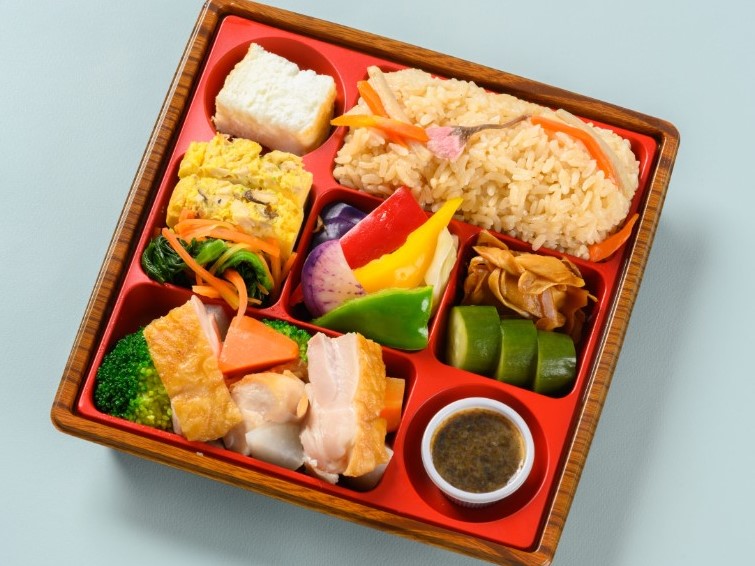 【５００ｍｌペット茶付き】ライラック御膳