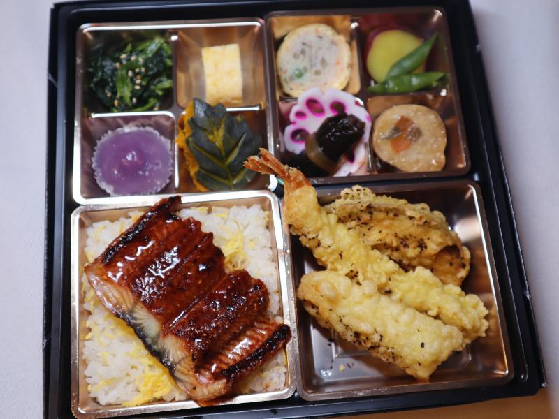 三種天ぷらの炭焼きうな重