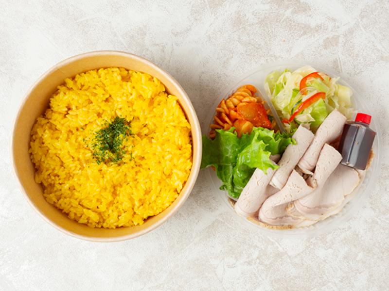 特製ジンジャーソースで食べるローストポーク丼