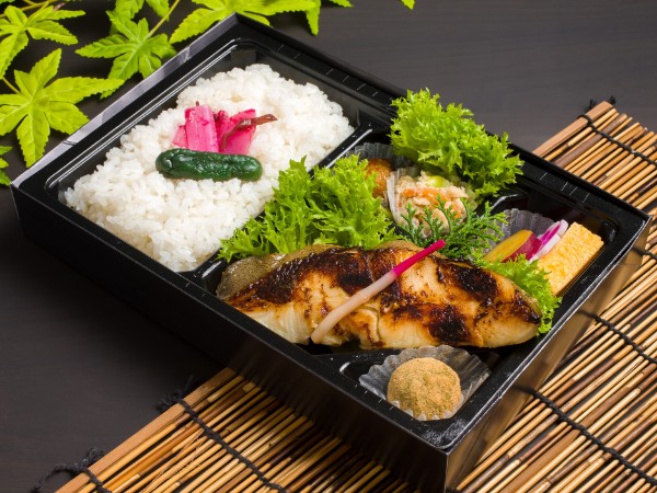 【ECO容器】特製カラスカレイ西京焼き御膳