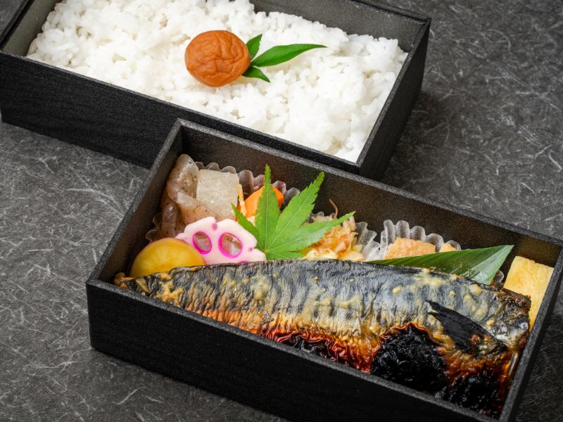 さば西京と鶏塩麴焼きの二段御膳