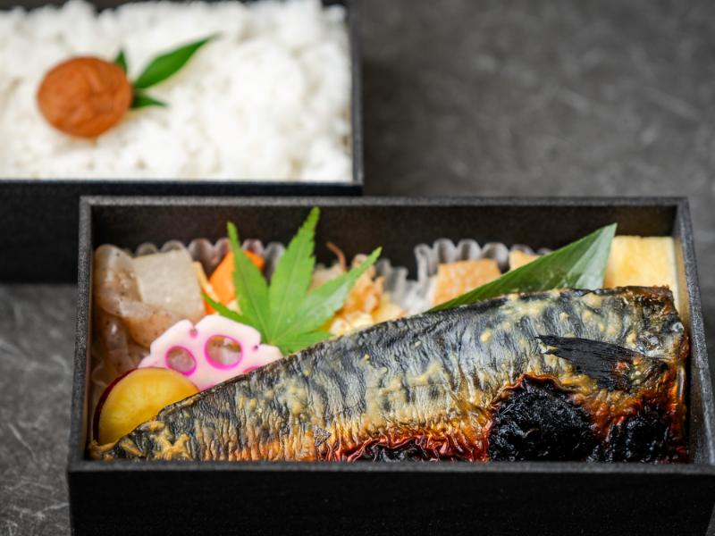 さば西京と鶏塩麴焼きの二段御膳