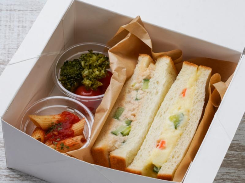 優しさあふれるツナ＆ポテトサラダサンド