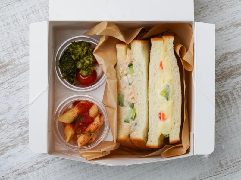 優しさあふれるツナ＆ポテトサラダサンド