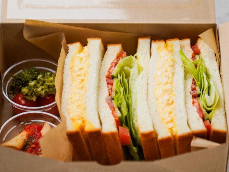 魅惑のたまご＆トマトサンド