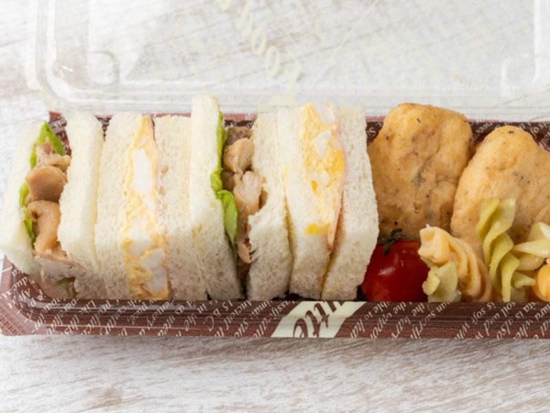 【2種サンド・ナゲット＆マカロニ添え】たまごハム＆照り焼き