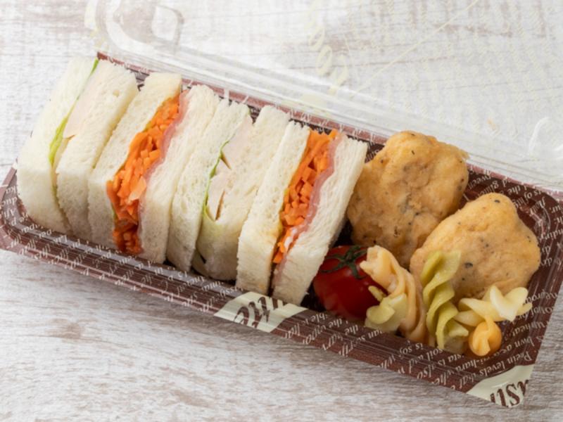 【2種サンド・ナゲット＆マカロニ添え】サラダチキン＆生ハムとニンジンラぺ